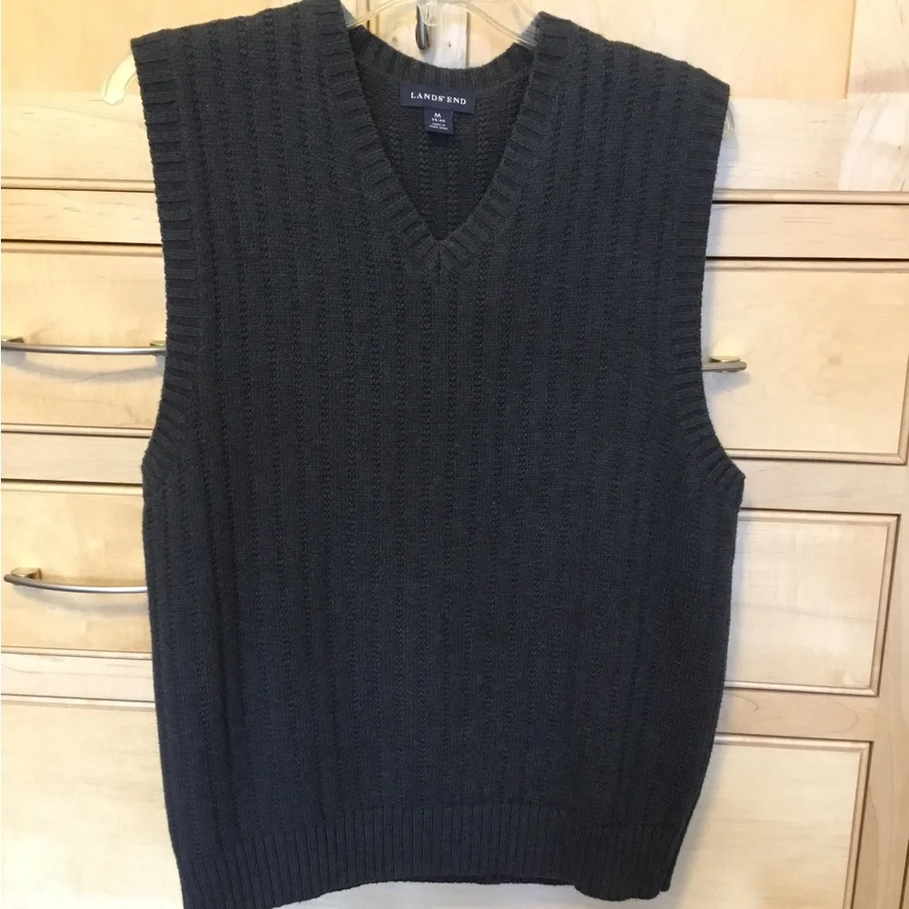 Men’s Lands' End Charcoal Gray VEST Medium sleeveless V-neck pull over